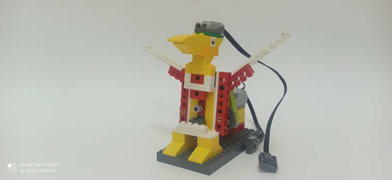 Робот-пеликан