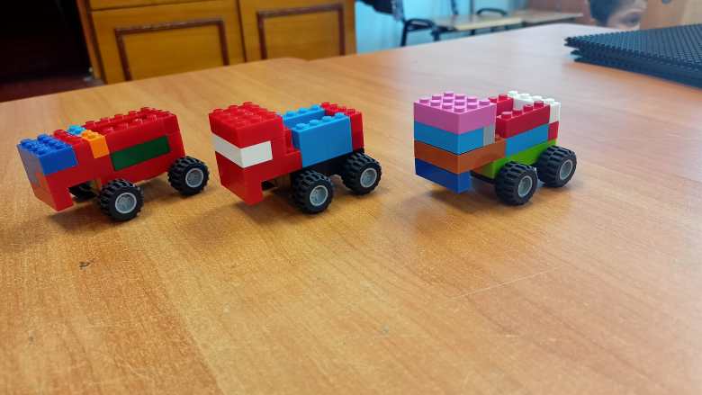 Lego-автомобиль