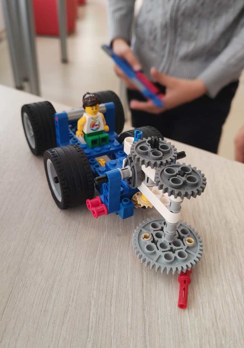 Lego-машина