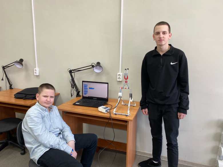 Роботяня