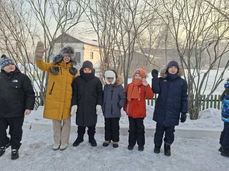 " Помощь зимующим птицам".