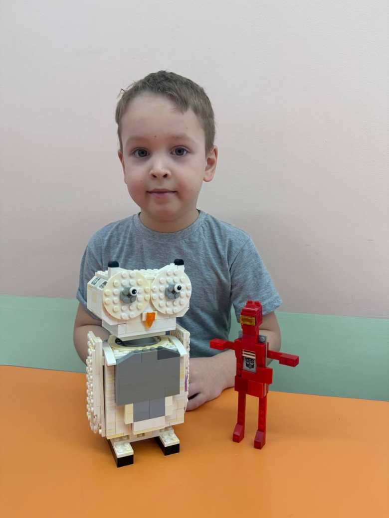 Полярная сова и робот-помощник