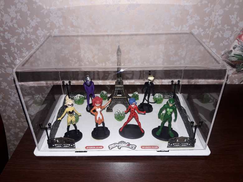 Леди Баг и Супер Кот в зимнем Париже