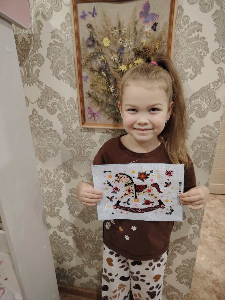 Лошадка народные узоры 