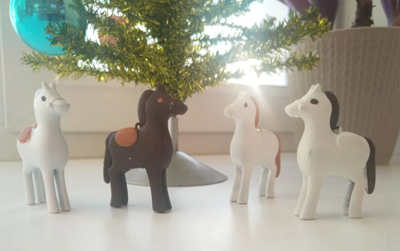 Сувенирная фигурка лошади