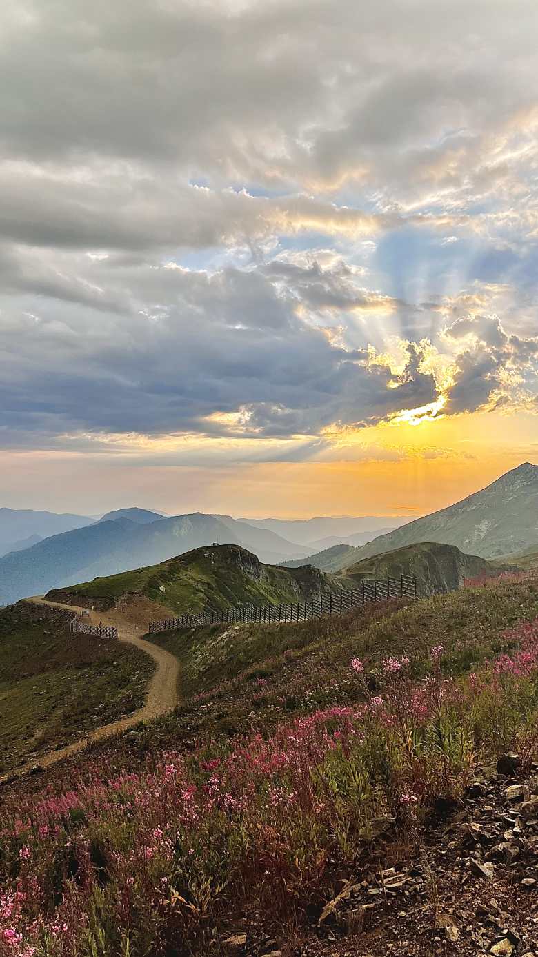 Вечер в горах 