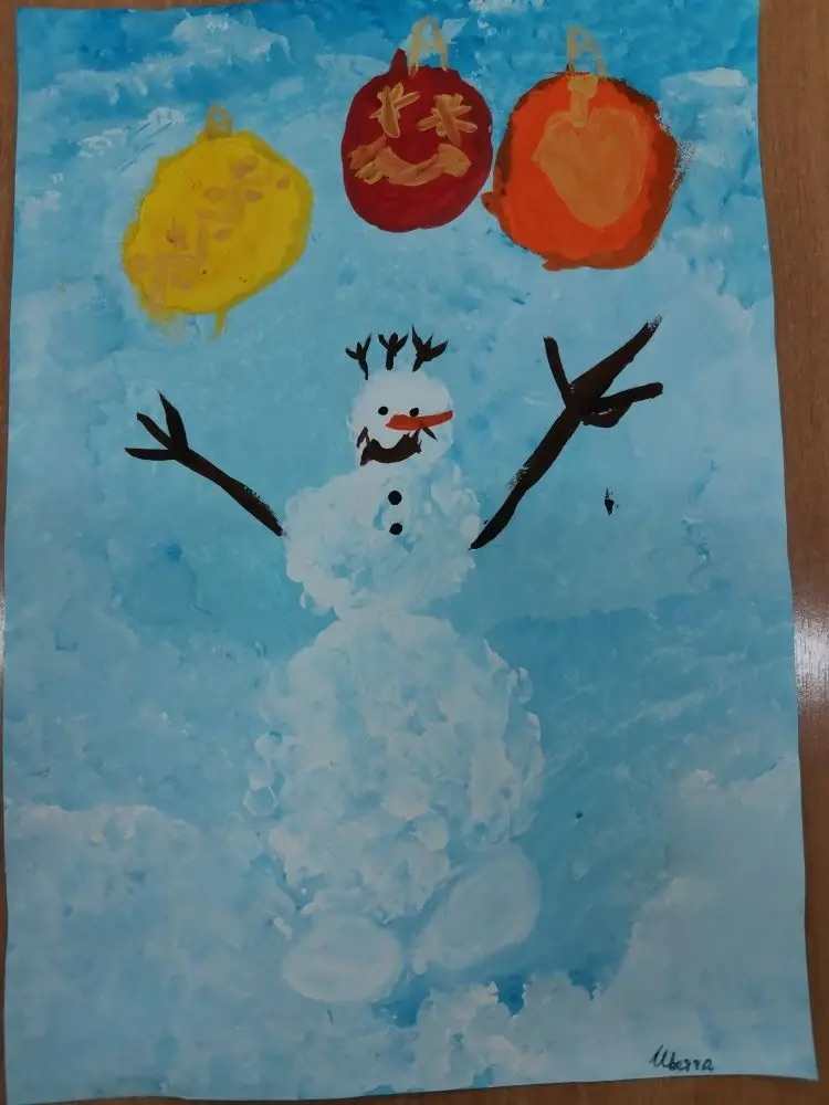 Снеговик с подарками