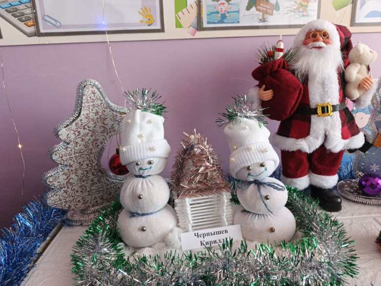 Новогодние снеговики