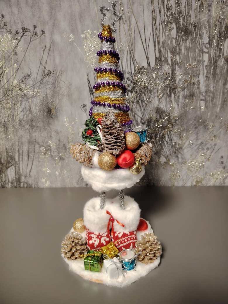 "Праздничная елка"