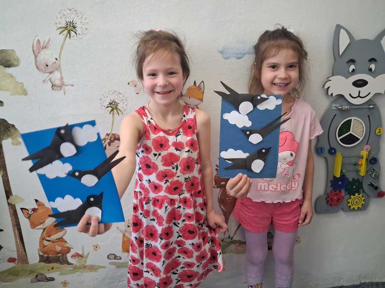 Весенние ласточки(((Высоко под облаками Кружат ласточки над нами...