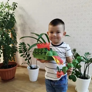 Дракончик и гусеница