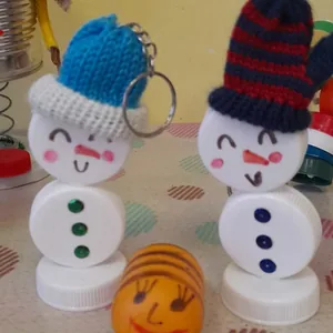 " Весёлые снеговики и пчелка"