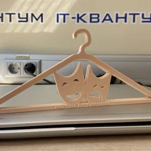 Трехмерный тематический брелок