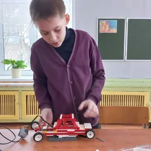 "LEGO машина"