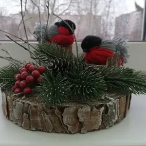 Снегири на новогодней поляне
