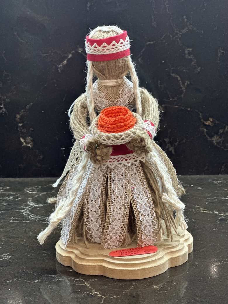 Кукла Масленица с блинчиками