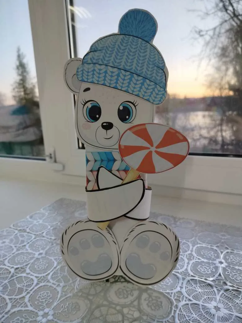 Белый мишка