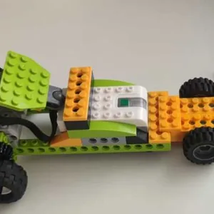 Гоночный автомобиль